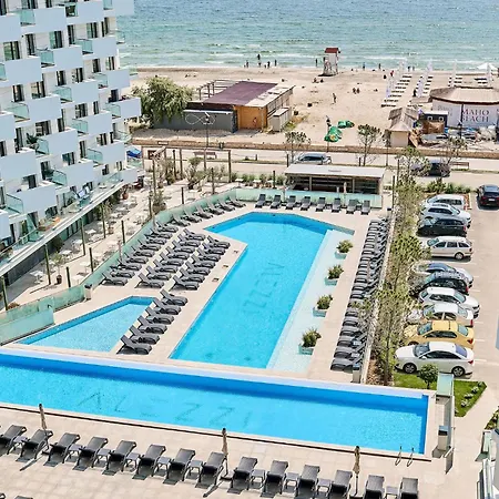 Kleo In Infinity Beach - Parking